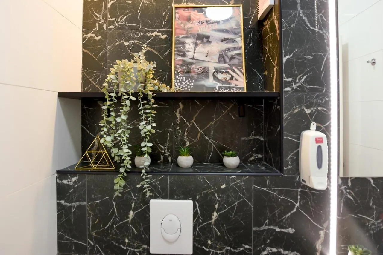 Calea Victoriei Modern Studio - Escape In The City Center Bucharest Apartment